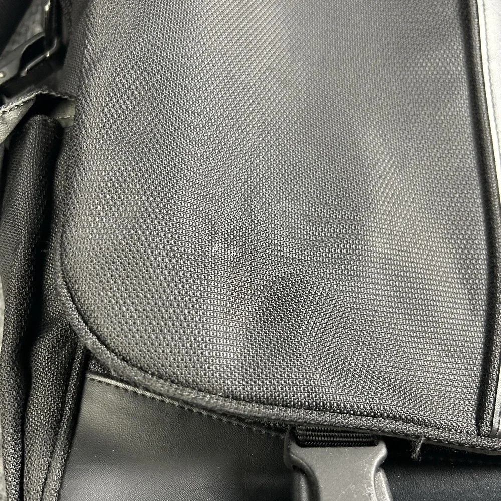 Tumi Black 16